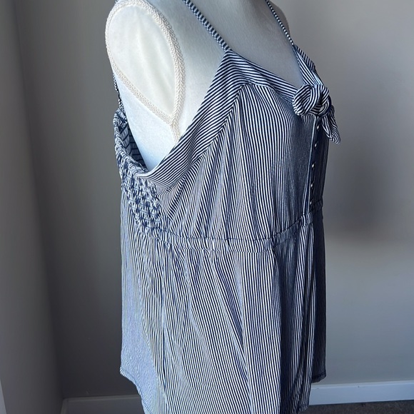 Ricki’s Top - Picture 6 of 11